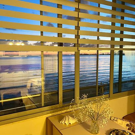 Cozy Beachfront Room Durrës Esterno foto